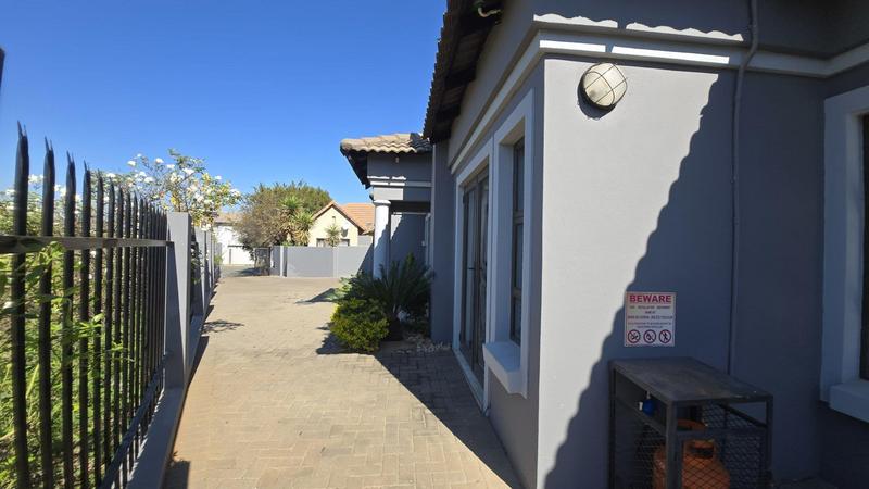 2 Bedroom Property for Sale in Gateway Manor North West